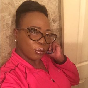 Meet your Posher, Norma